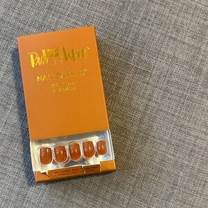 Red Aspen Nail Dashes